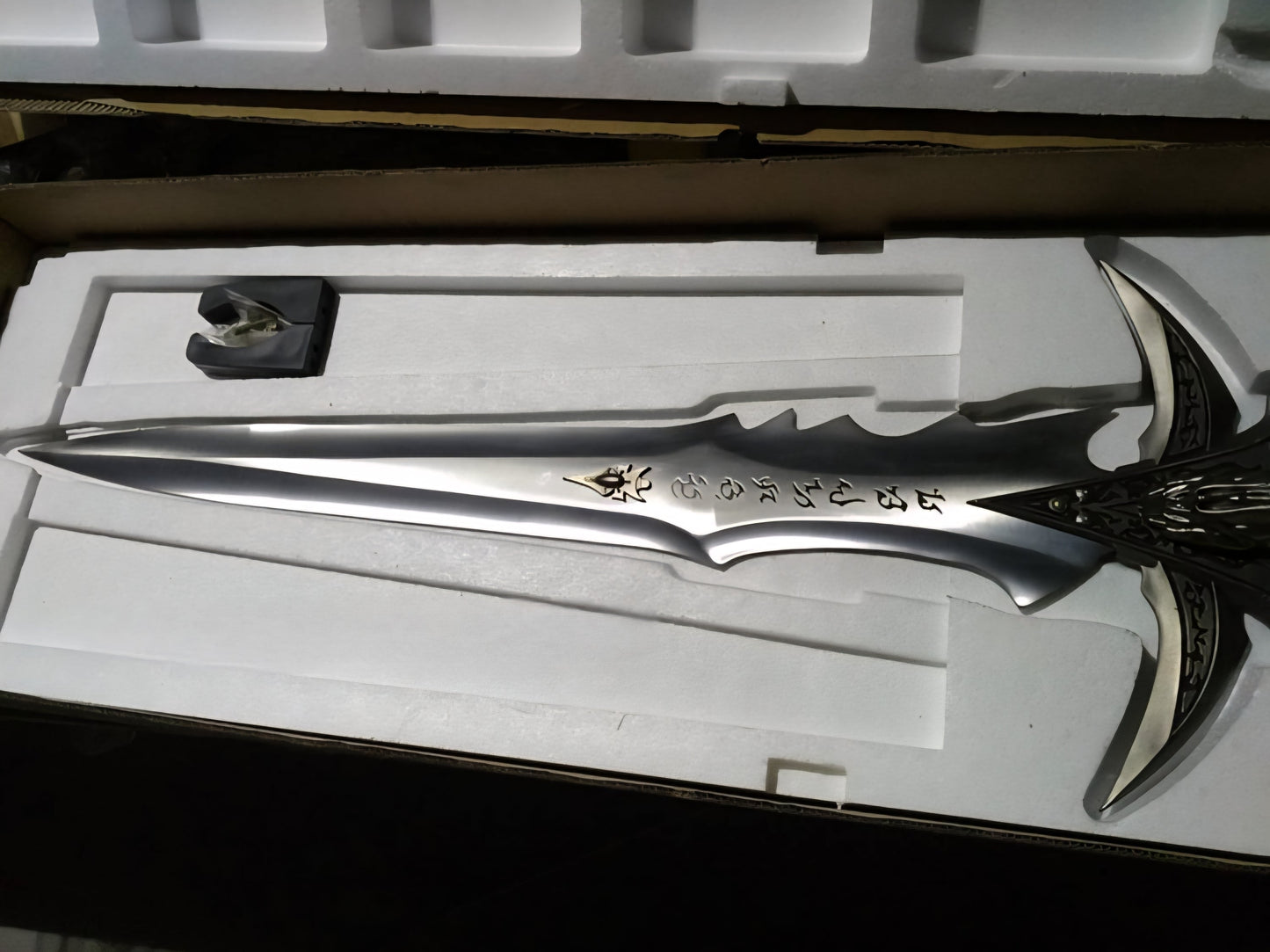 Frostmourne – World of Warcraft Full Metal Replica (2.0 Reforged Edition) Veyra
