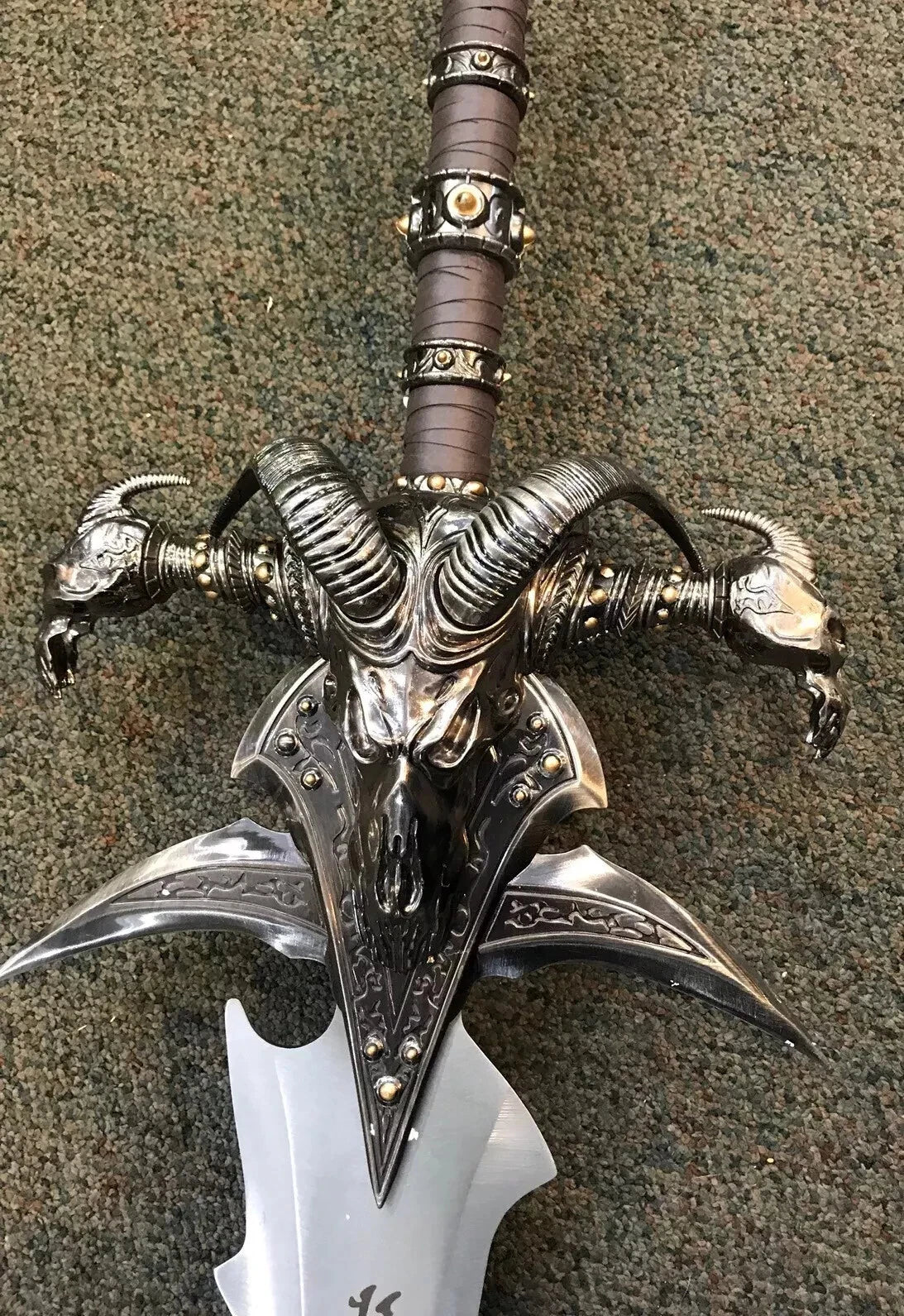 Frostmourne – World of Warcraft Full Metal Replica (2.0 Reforged Edition) Veyra