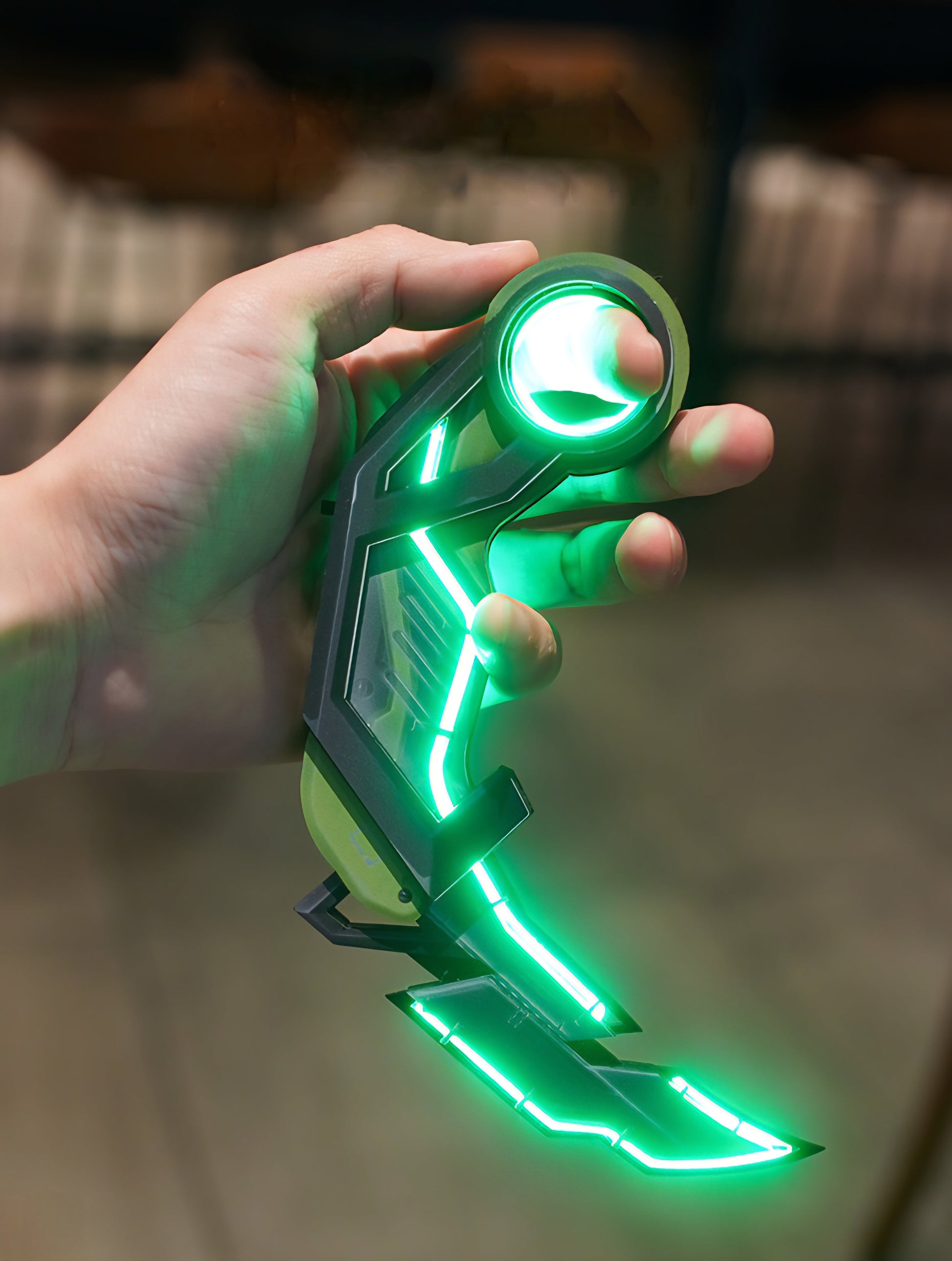 RGX Claw Blade Prop – Valorant-Inspired Illuminated Knife Model Original Design
