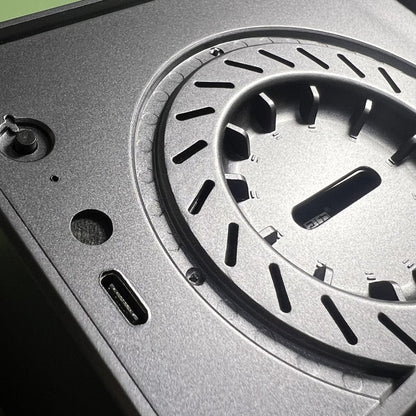 Magneto Rhythm Lamp – Ferrofluid Sound Reactive Desk Light Veyra