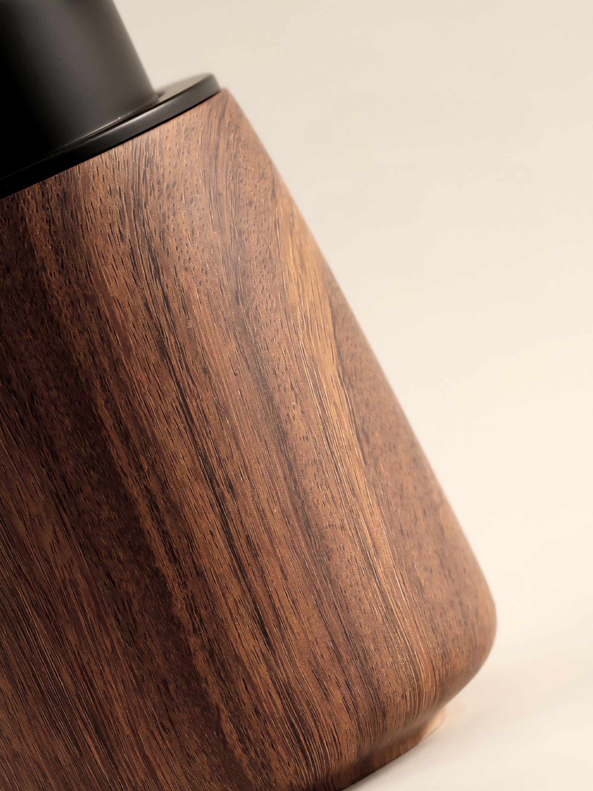 Walnut Luxe Foam Pump Bottle – Premium Soap & Shampoo Dispenser Veyra