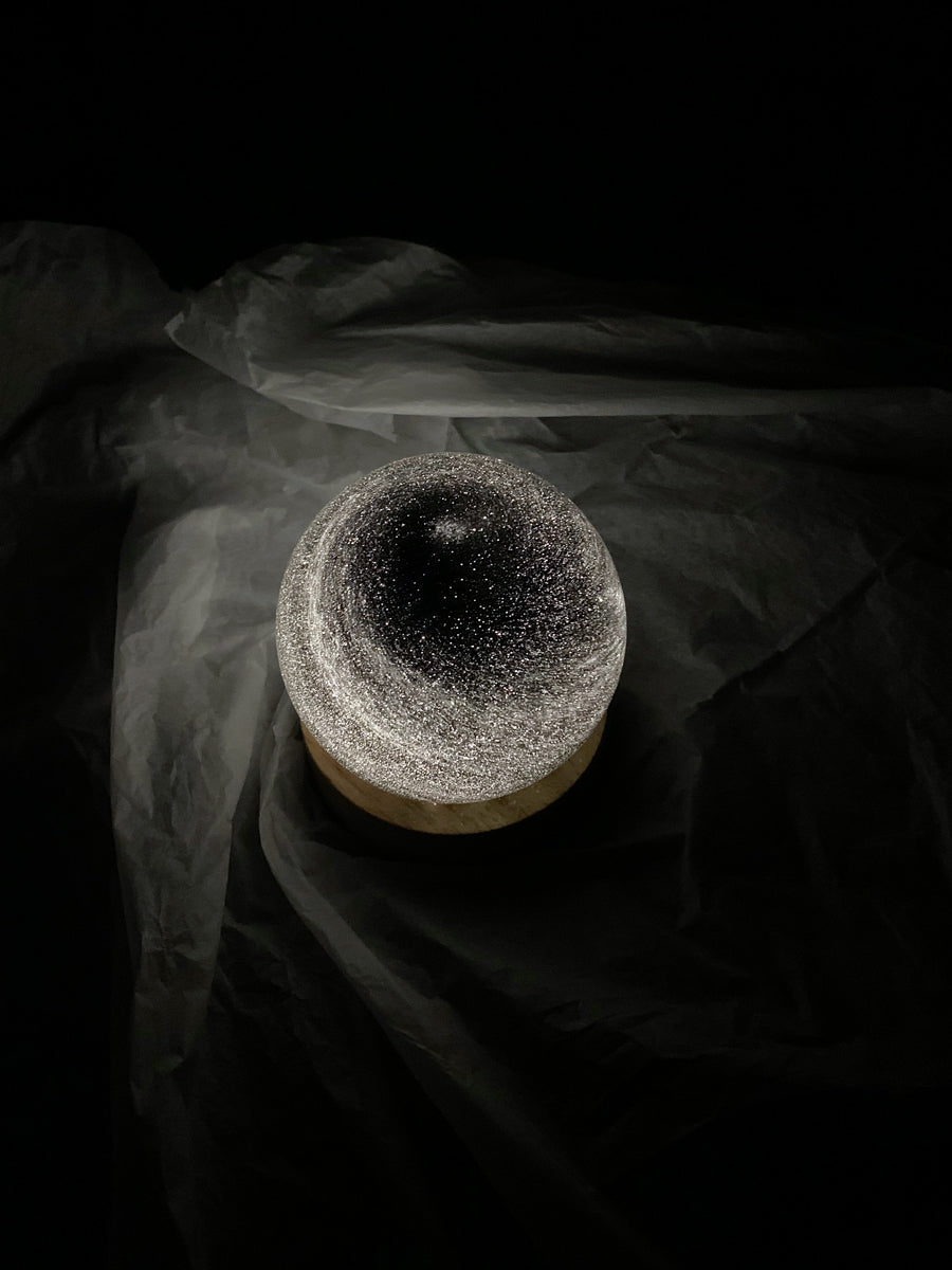 Cosmic Glow Crystal Sphere Lamp – Galaxy-Inspired Night Light Veyra