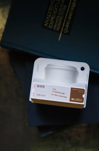 Take Away Ceramic Scented Candle – Café-Inspired Gift Edition Veyra