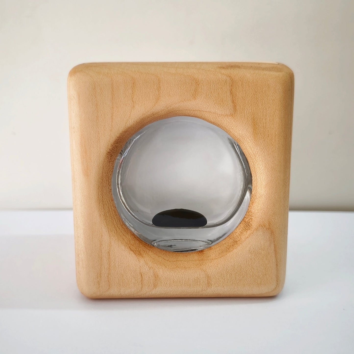 Aurora Flux Lamp – Handmade Walnut Ferrofluid Sound Visualizer Original Design