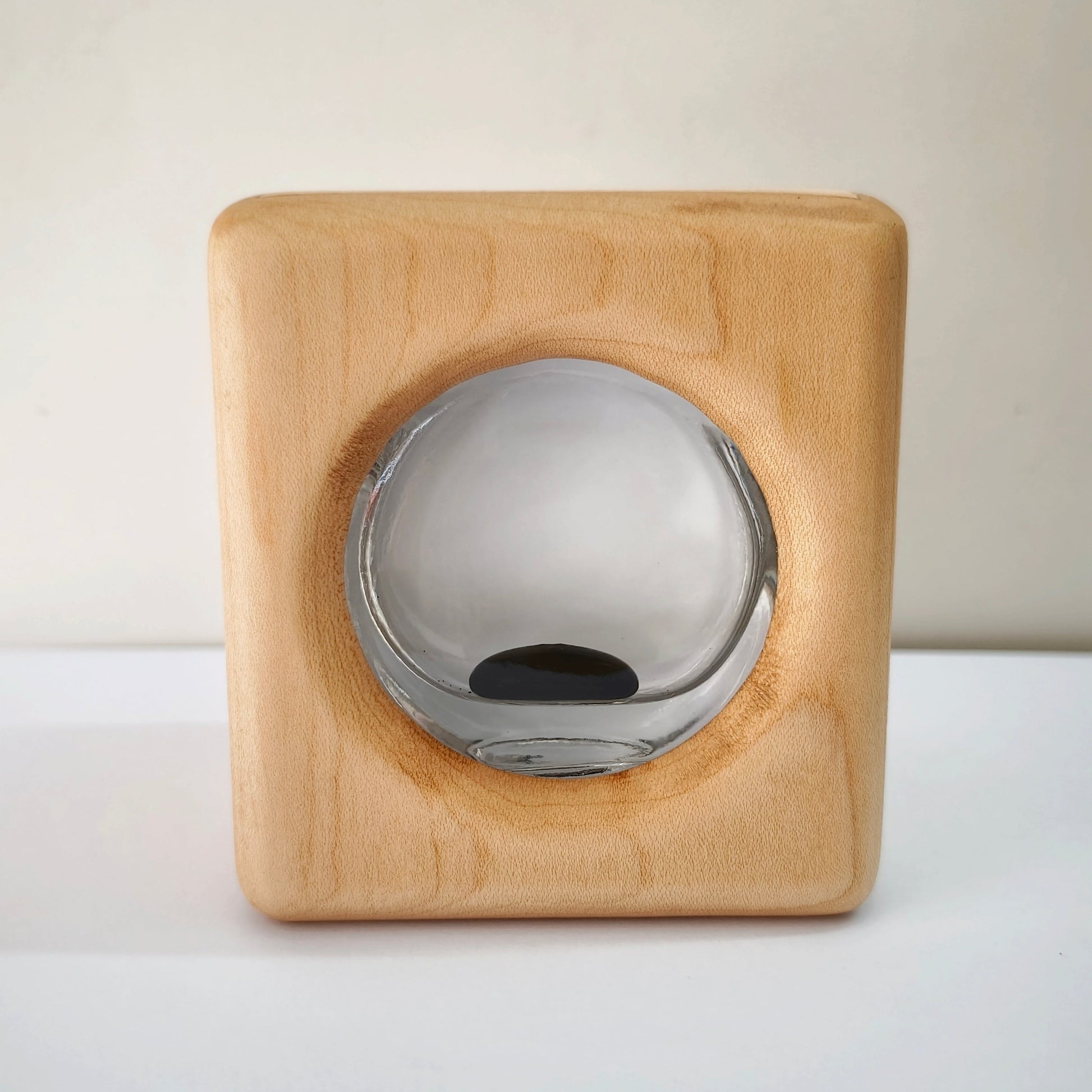 Aurora Flux Lamp – Handmade Walnut Ferrofluid Sound Visualizer Original Design