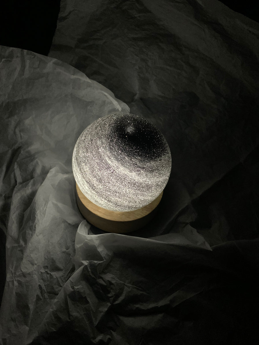 Cosmic Glow Crystal Sphere Lamp – Galaxy-Inspired Night Light Veyra