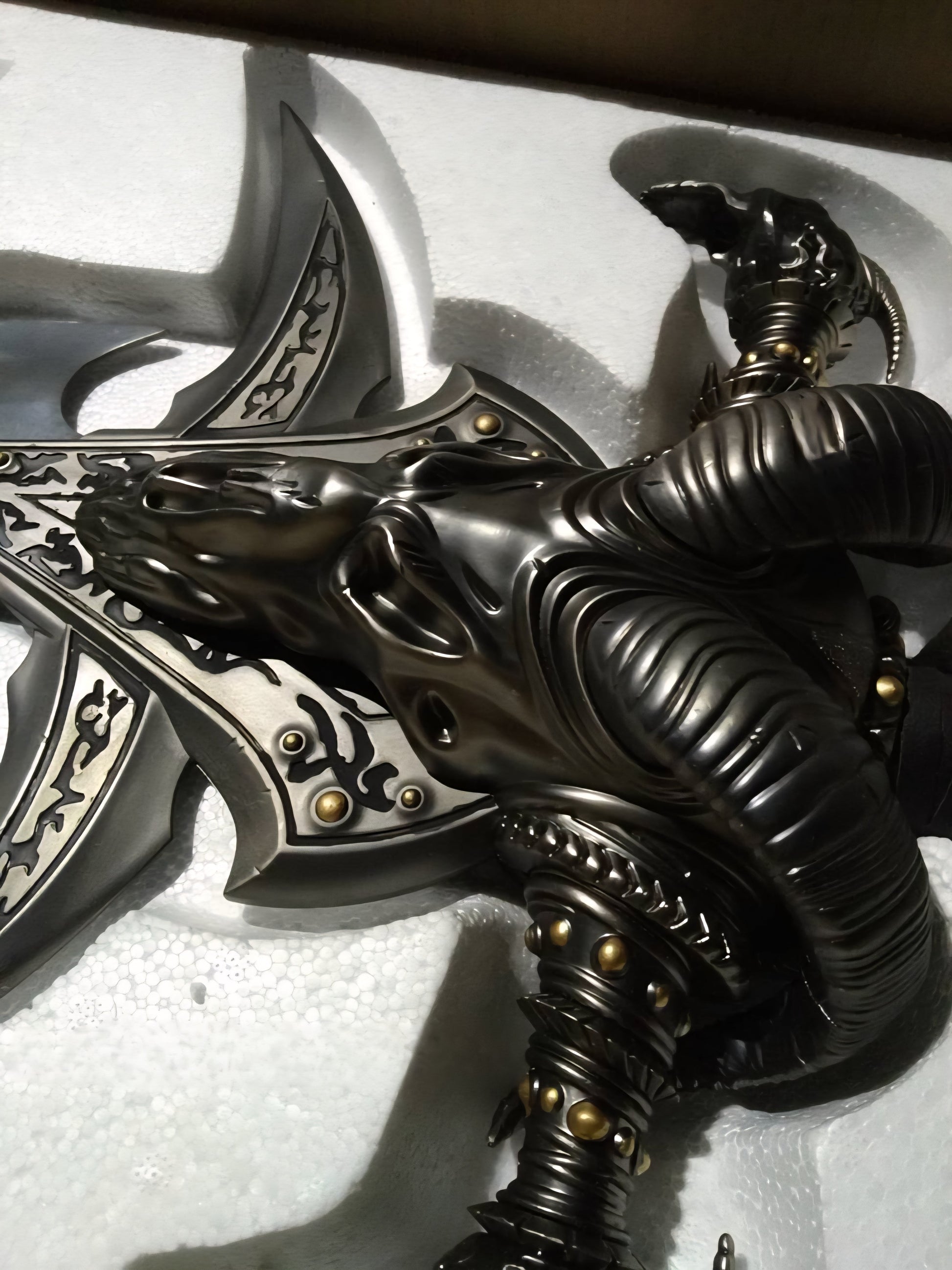 Frostmourne – World of Warcraft Full Metal Replica (2.0 Reforged Edition) Veyra