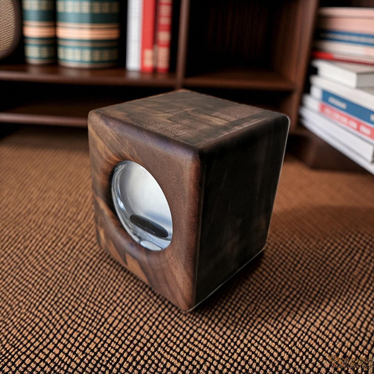 Aurora Flux Lamp – Handmade Walnut Ferrofluid Sound Visualizer Original Design
