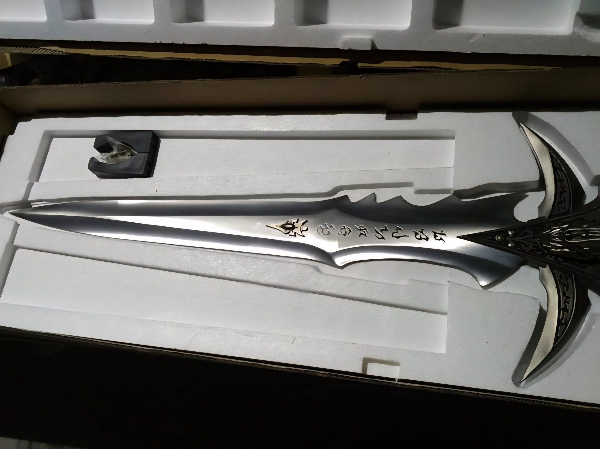 Frostmourne – World of Warcraft Full Metal Replica (2.0 Reforged Edition) Veyra