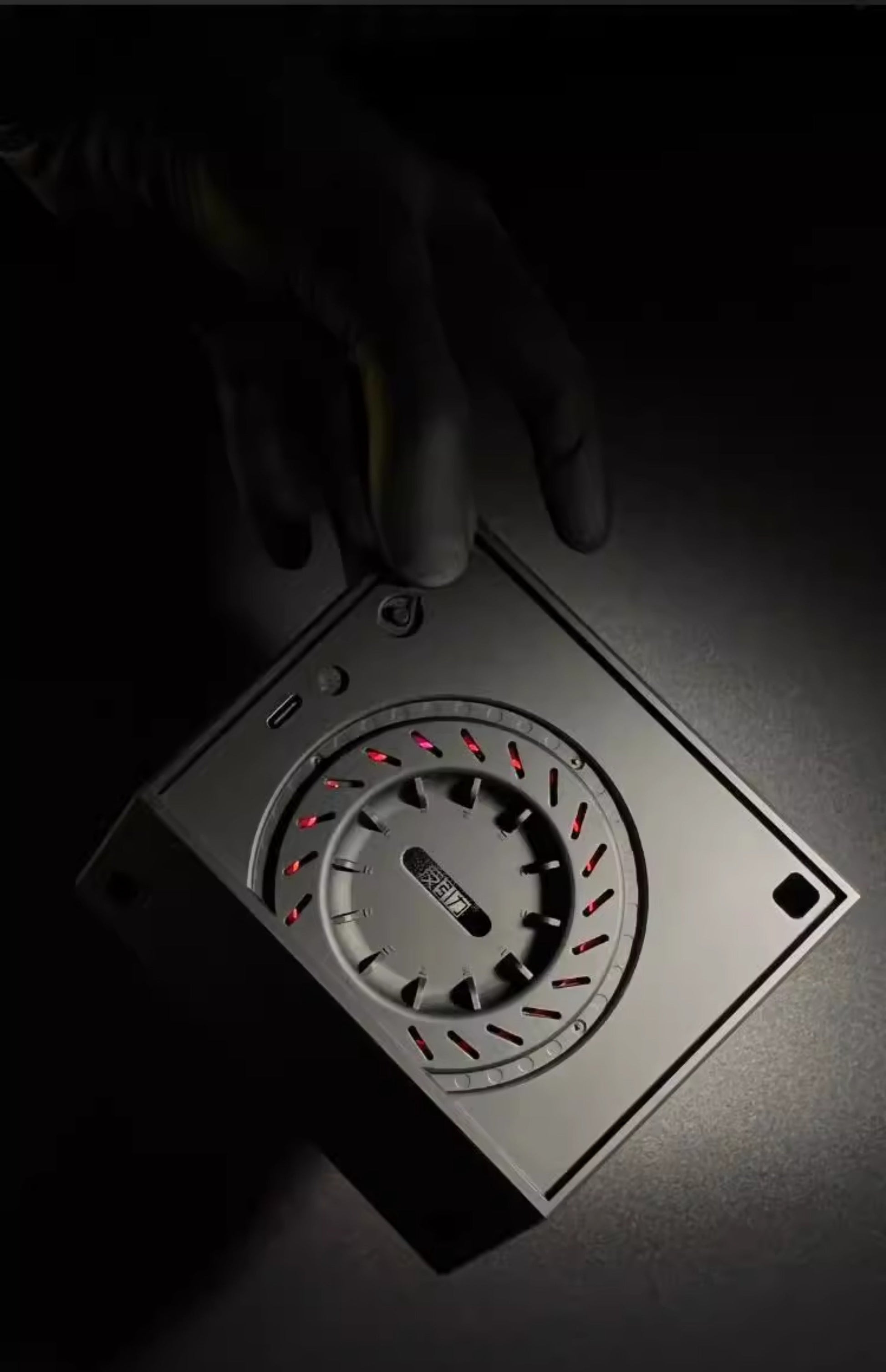 Magneto Rhythm Lamp – Ferrofluid Sound Reactive Desk Light Veyra