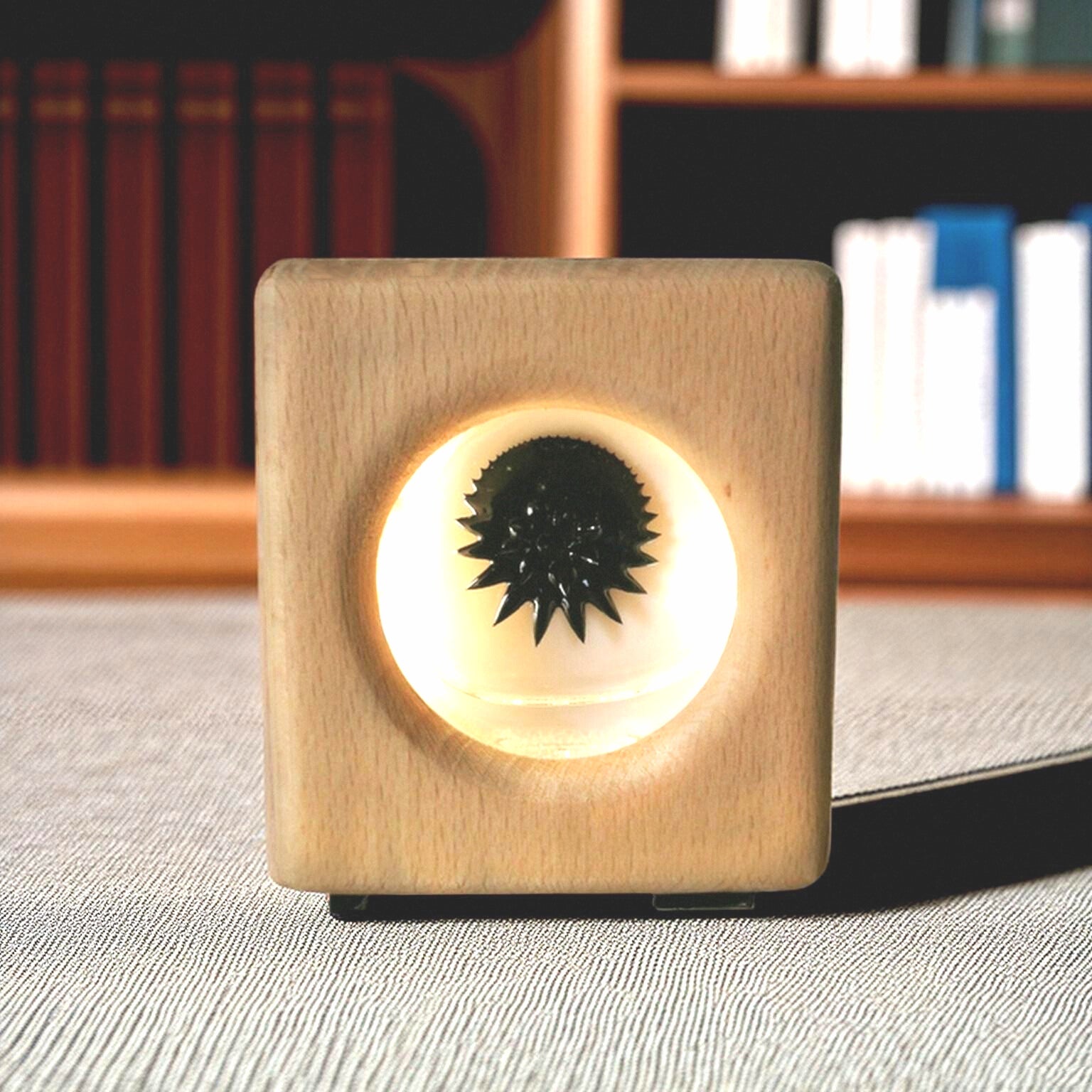 Aurora Flux Lamp – Handmade Walnut Ferrofluid Sound Visualizer Original Design