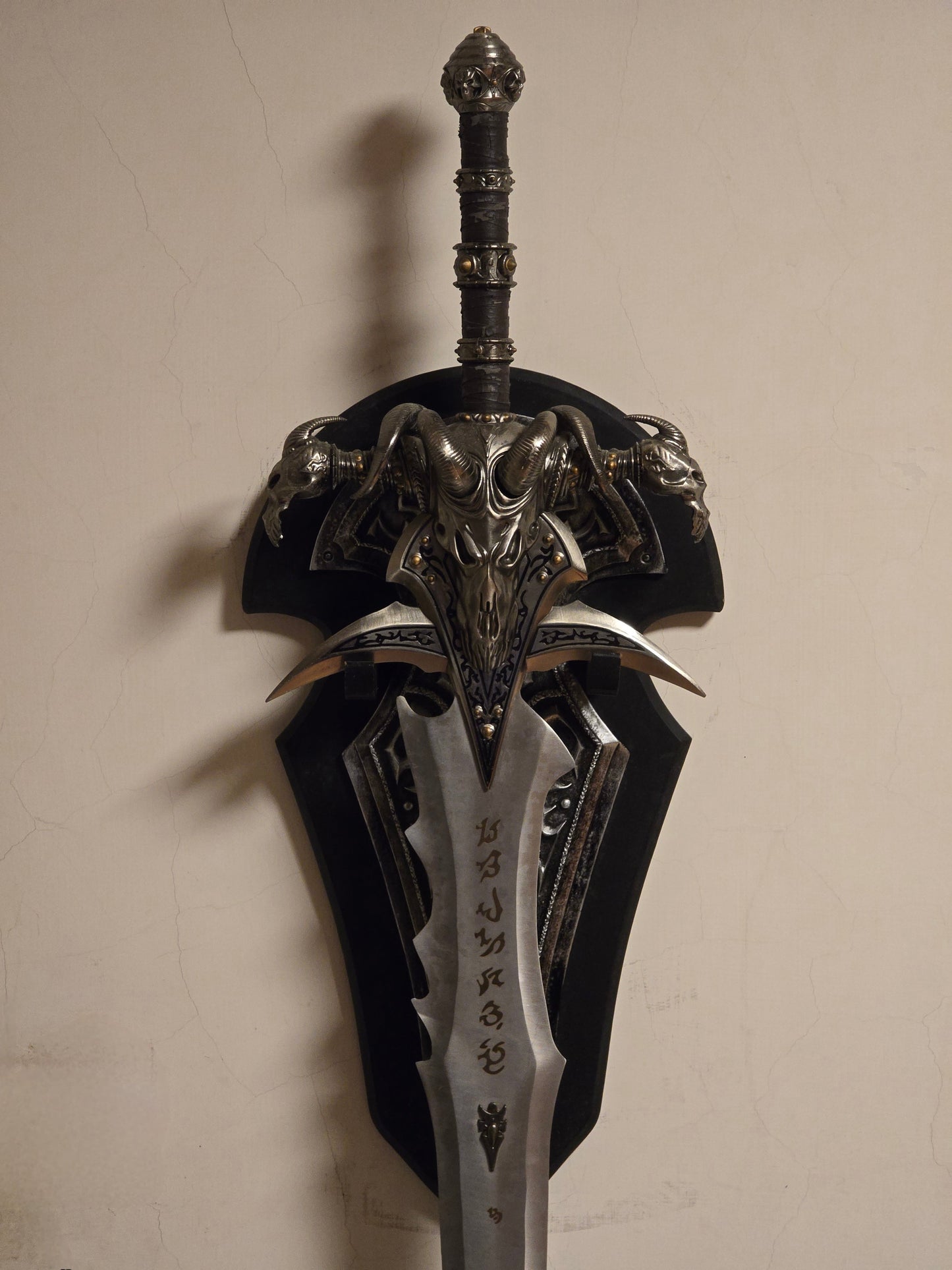Frostmourne – World of Warcraft Full Metal Replica (2.0 Reforged Edition) Veyra