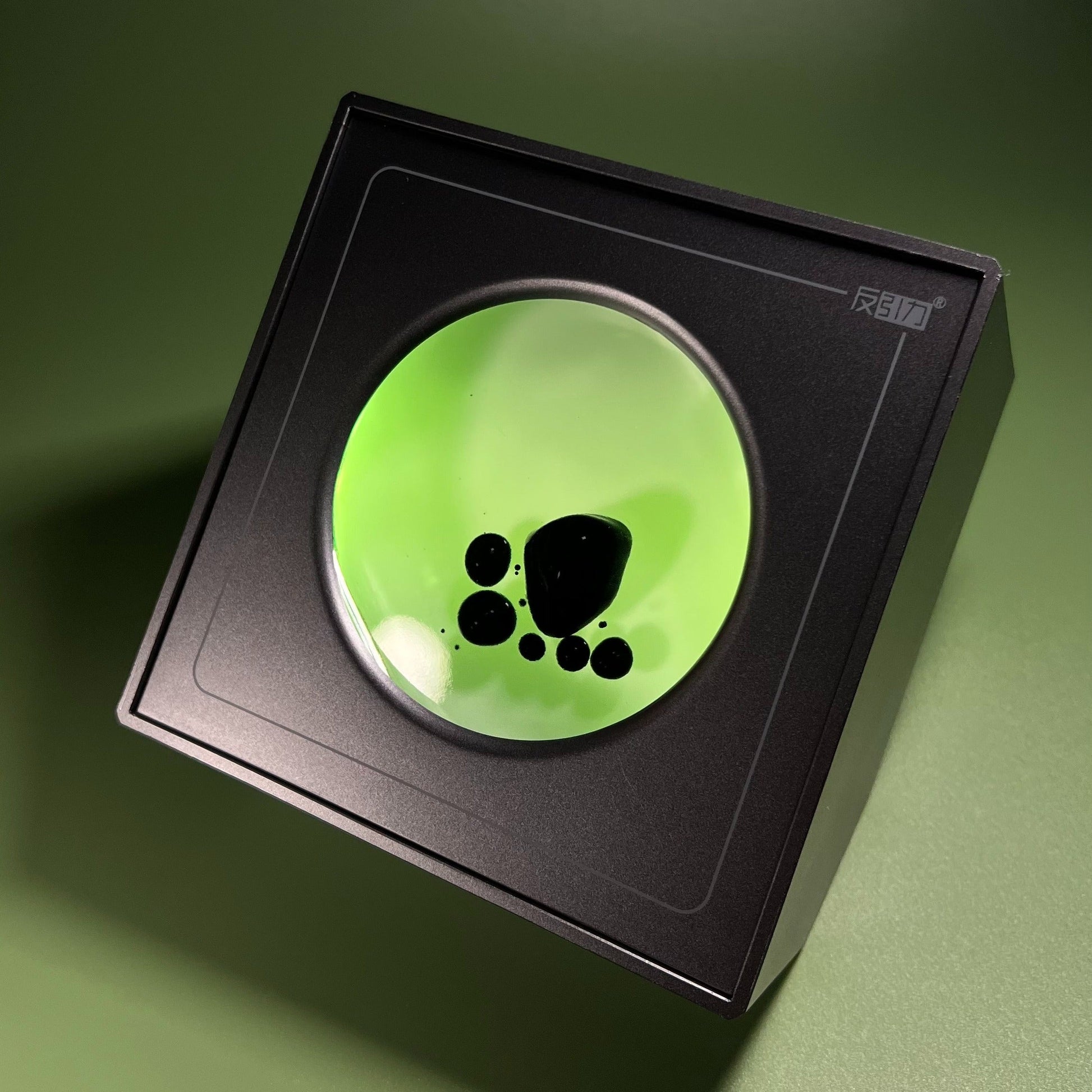 Magneto Rhythm Lamp – Ferrofluid Sound Reactive Desk Light Veyra