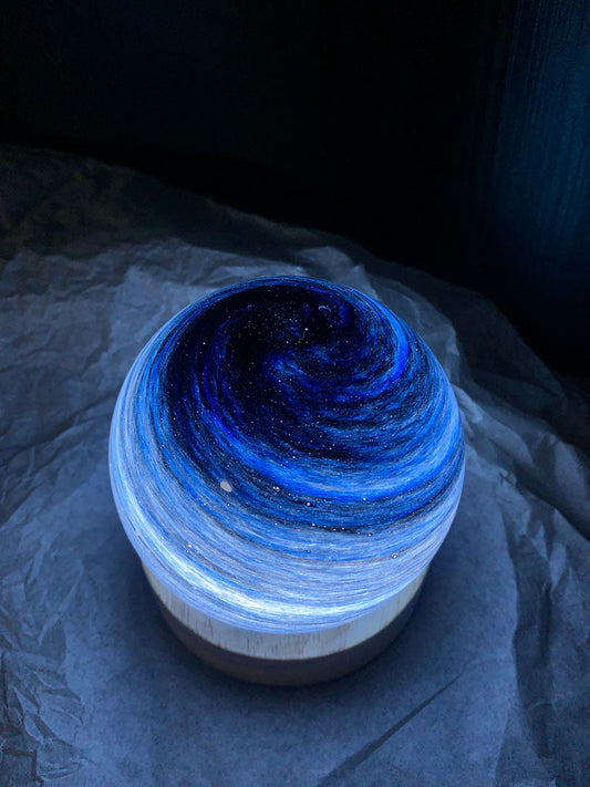 Cosmic Glow Crystal Sphere Lamp – Galaxy-Inspired Night Light Veyra
