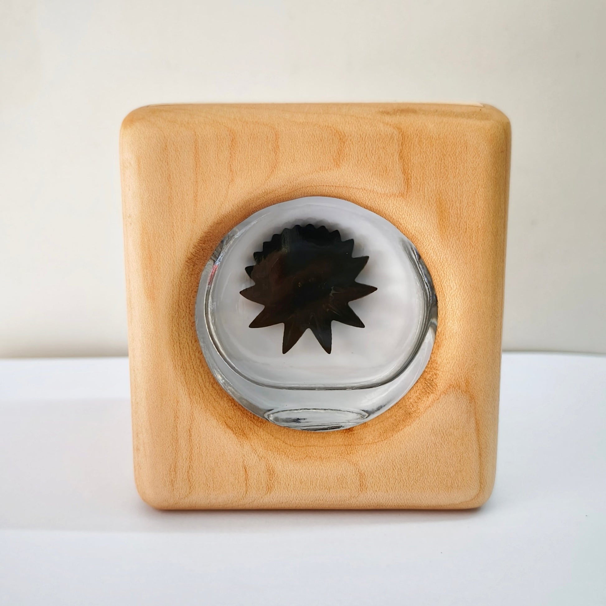 Aurora Flux Lamp – Handmade Walnut Ferrofluid Sound Visualizer Original Design