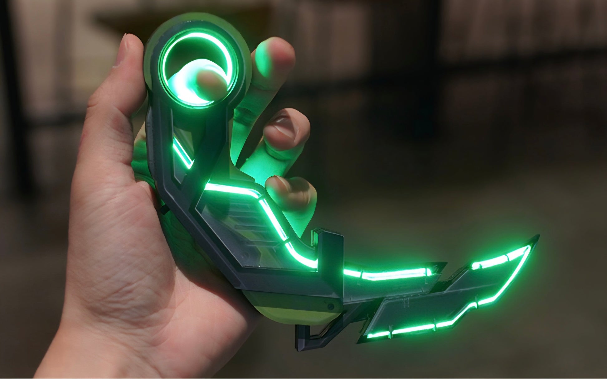 RGX Claw Blade Prop – Valorant-Inspired Illuminated Knife Model Original Design