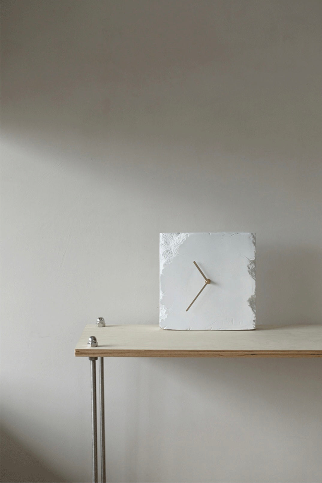 Wabi-Sabi Stone Clock – Minimalist Broken Edge Resin Desk Clock Original Design