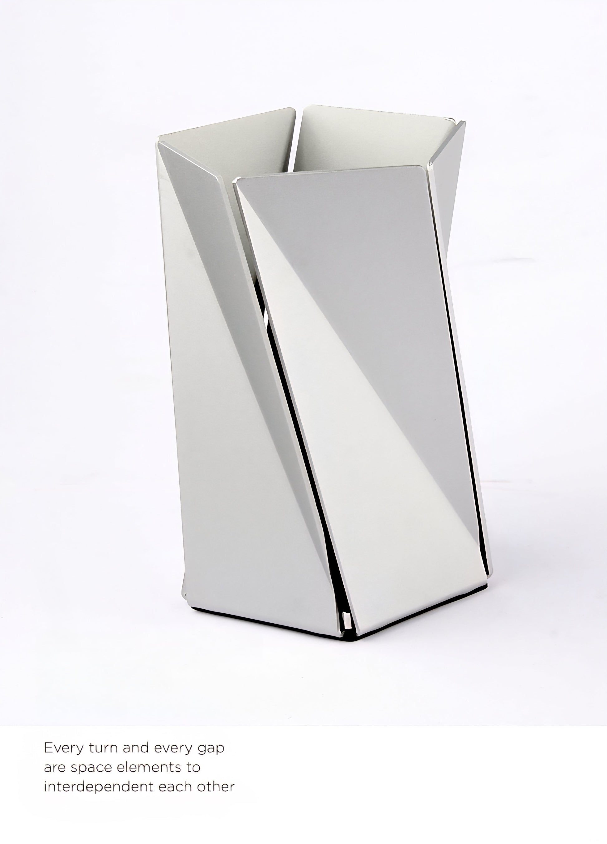 VENTO – Geometric Aluminum Alloy Pen Holder Original Design