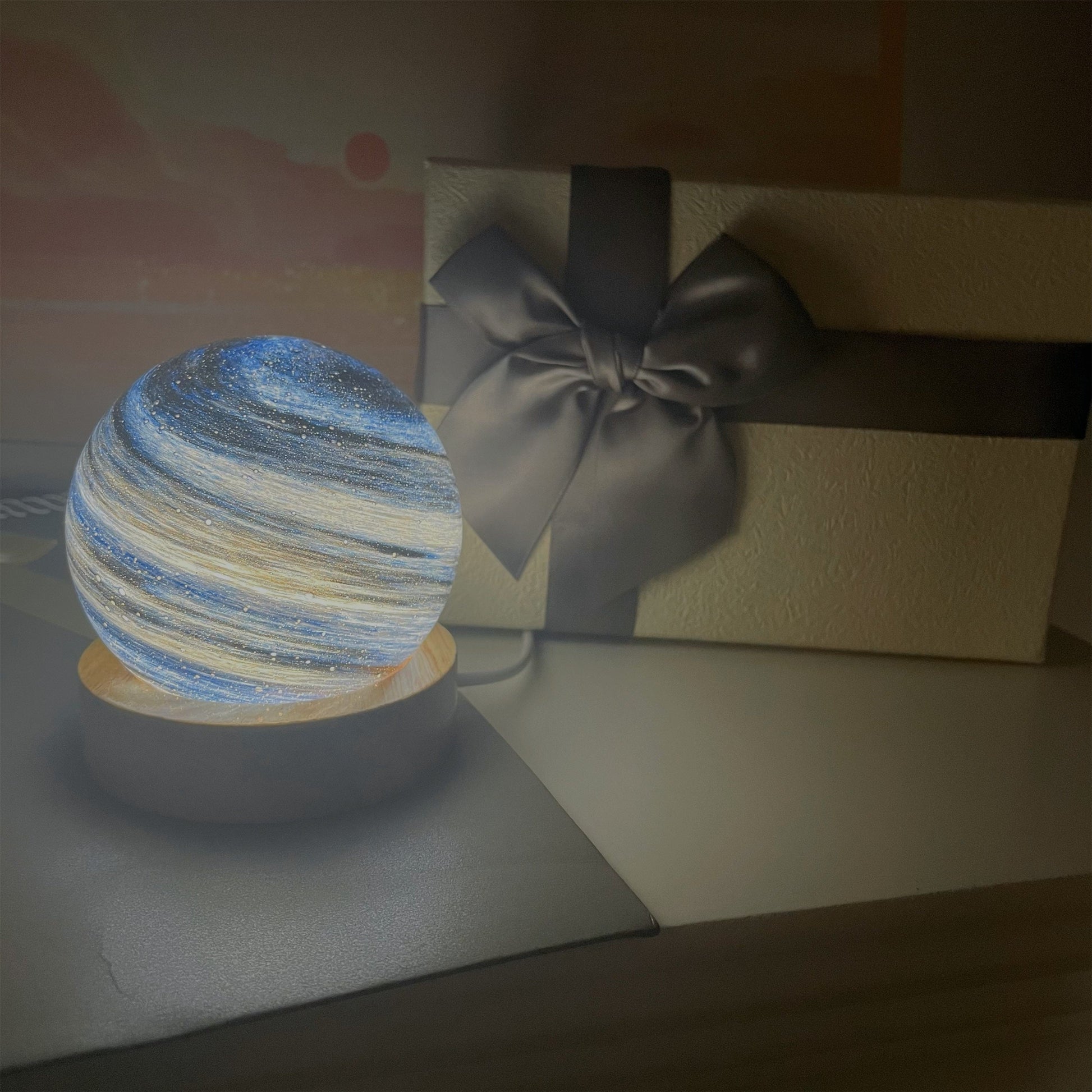 Galaxy Dreams™ – USB Cosmic Night Light with Gift Set Veyra