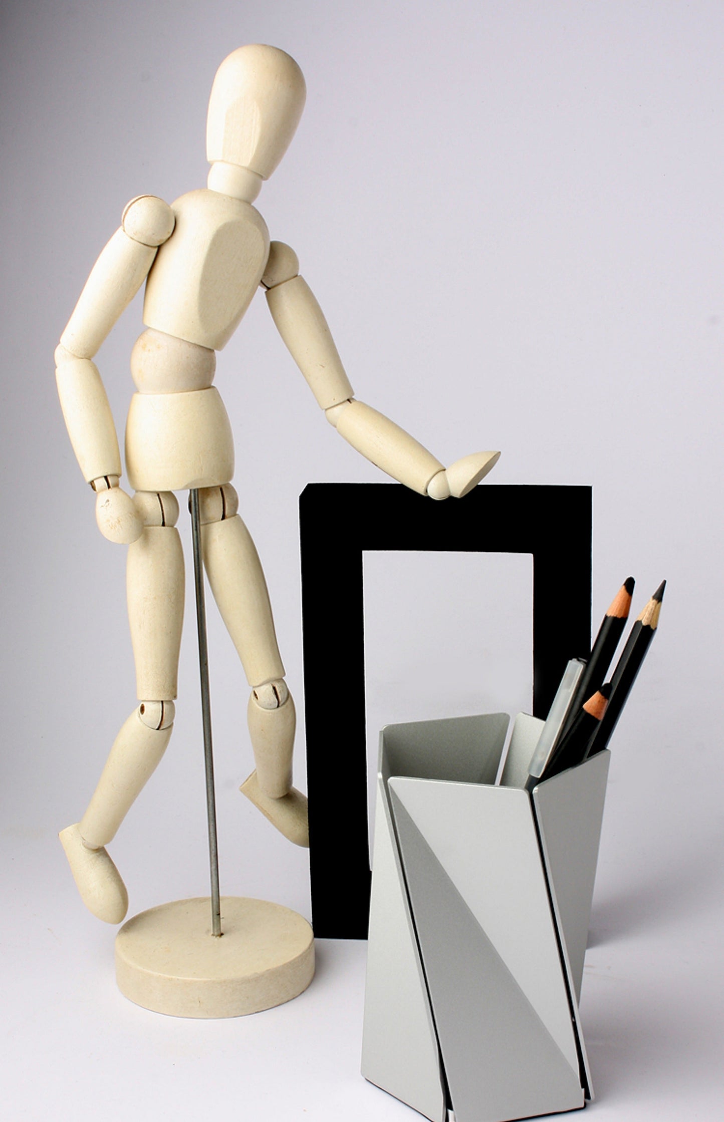 VENTO – Geometric Aluminum Alloy Pen Holder Original Design