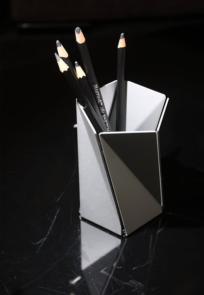 VENTO – Geometric Aluminum Alloy Pen Holder Original Design